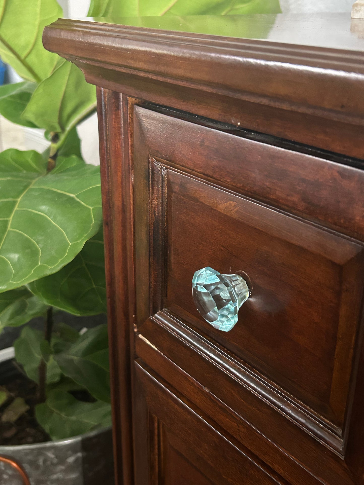 Water Lily Glass Knob